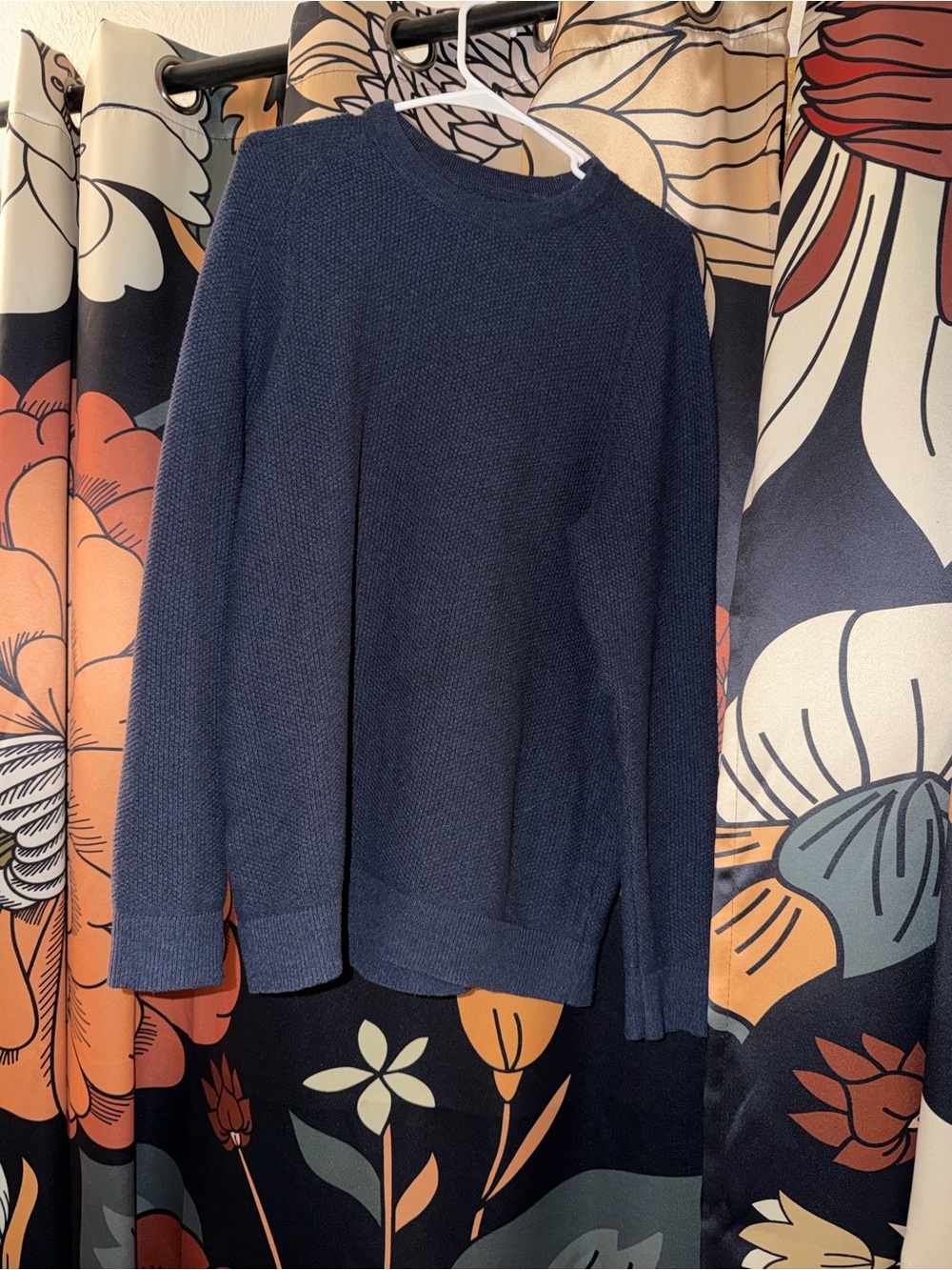 Men’s Lululemon Sweater Size M Navy Blue Long Sleeve Pullover Medium Weight